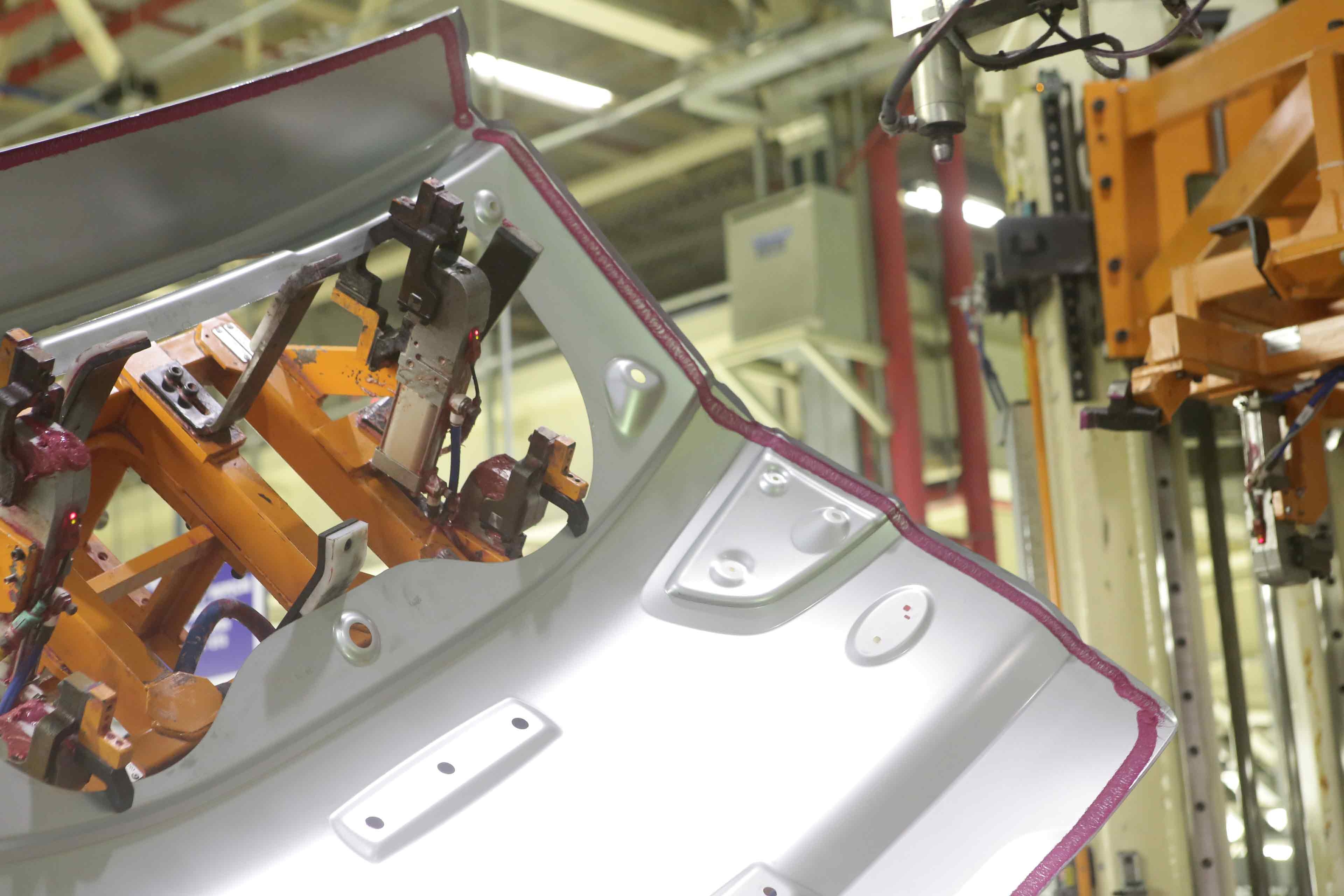 HemFlange Bonding Body Shop Adhesives Sika Automotive